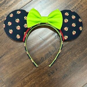Snow White Poison Apple Minnie Ears